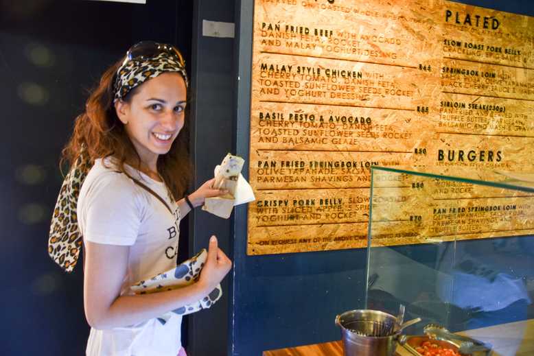 Springbok eten in de Waterfrond Food market