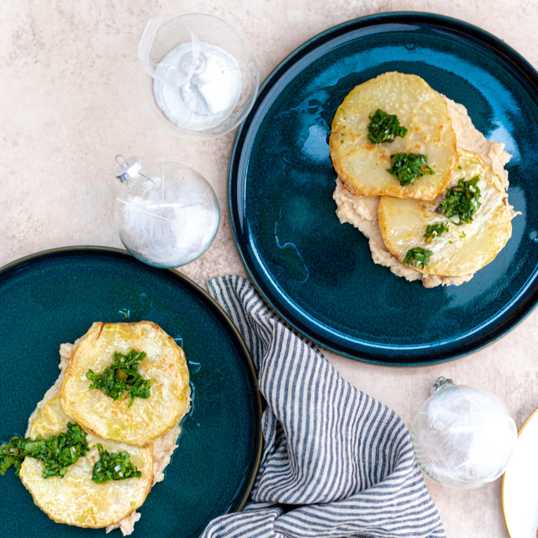 Knolselderij steaks met salsa verde Knolselderij steaks met salsa verde