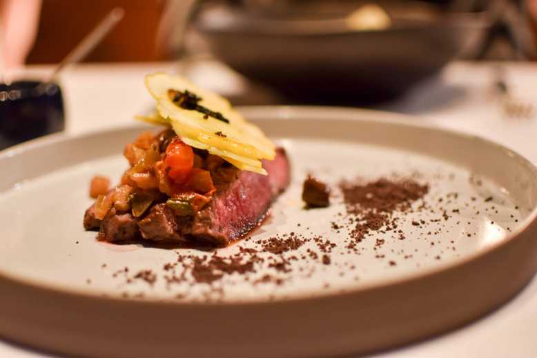 Rund met Caponata bij restaurant Fico