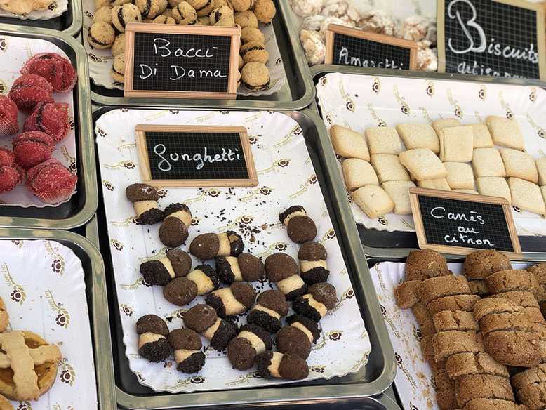 delicatessen op de bloemenmarkt in Nice