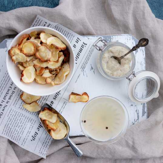 Pastinaakchips met truffelmayonaise Pastinaakchips met truffelmayonaise