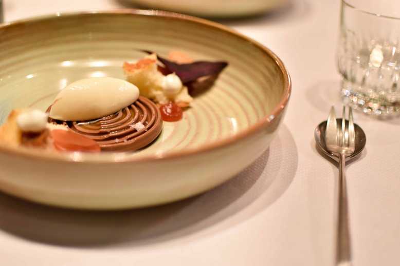 dessert met chocolade en vijgen