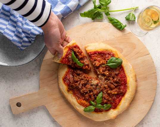 Zelf pizza bolognese maken: makkelijk en lekker￼