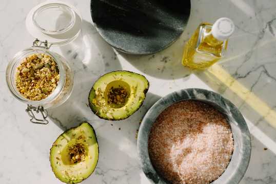 Zo krijg je als veganist dagelijks voldoende eiwitten binnen. Zo krijg je als veganist dagelijks voldoende eiwitten binnen.