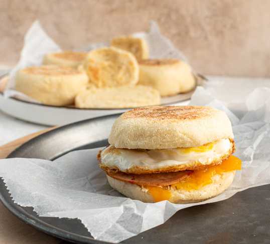 Zo maak je de Egg McMuffin zelf thuis