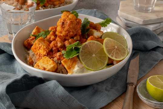 Curry korma met bloemkool en Indiase kaas