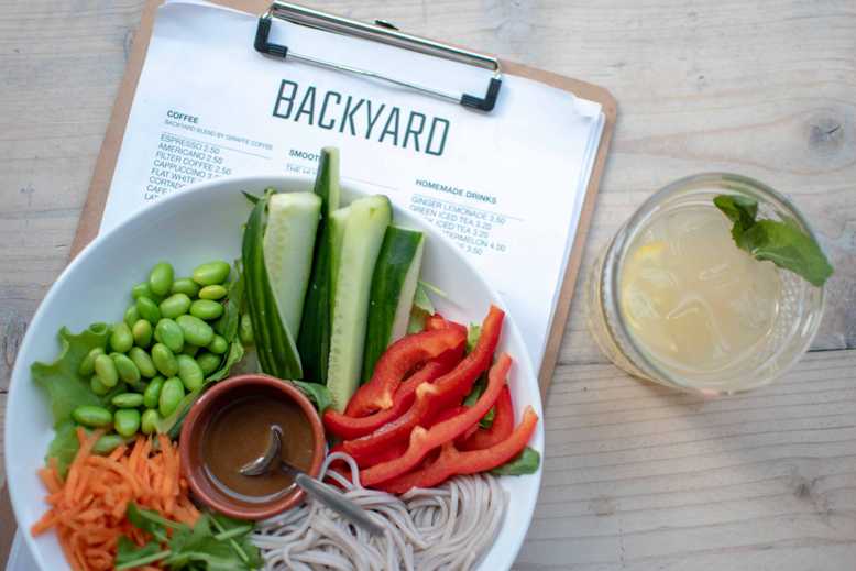 soba noodle salade Backyard
