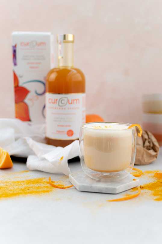 Rooibos latte met kurkuma en gember Rooibos latte met kurkuma en gember